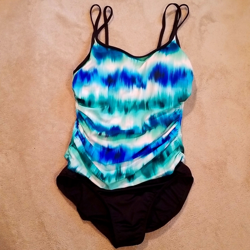 MIRACLESUIT onepiece swimsuit